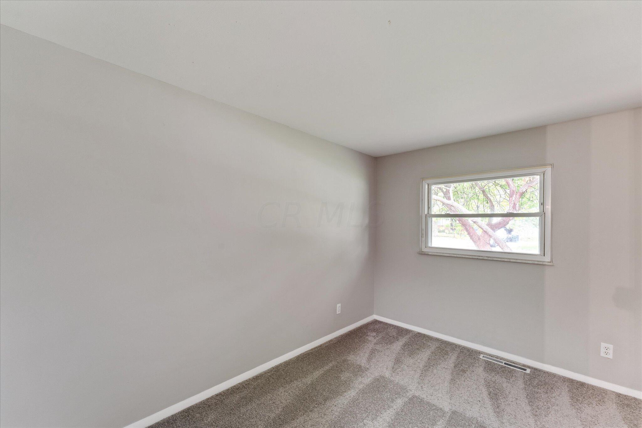 4415 Kenfield Road Columbus, OH 43224 - Photo 28 of 39 Gallery Image 28
