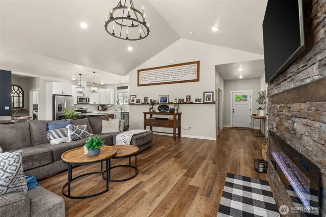 $597,000 | 119 Redwood Lane, Onalaska, WA 98570