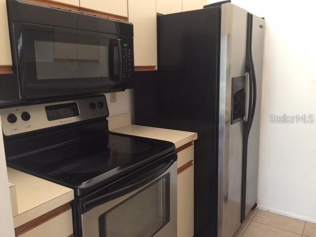 327 Bobby Jones Road, Unit 327 Sarasota, FL 34232 - Photo 10 of 17