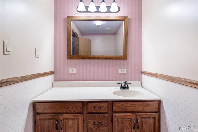 $489,900 | 9843 East Vista Drive, Hillsboro, MO 63050