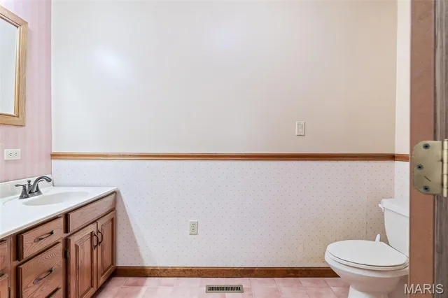 $489,900 | 9843 East Vista Drive, Hillsboro, MO 63050