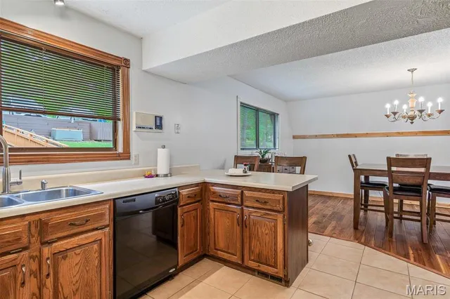 $489,900 | 9843 East Vista Drive, Hillsboro, MO 63050