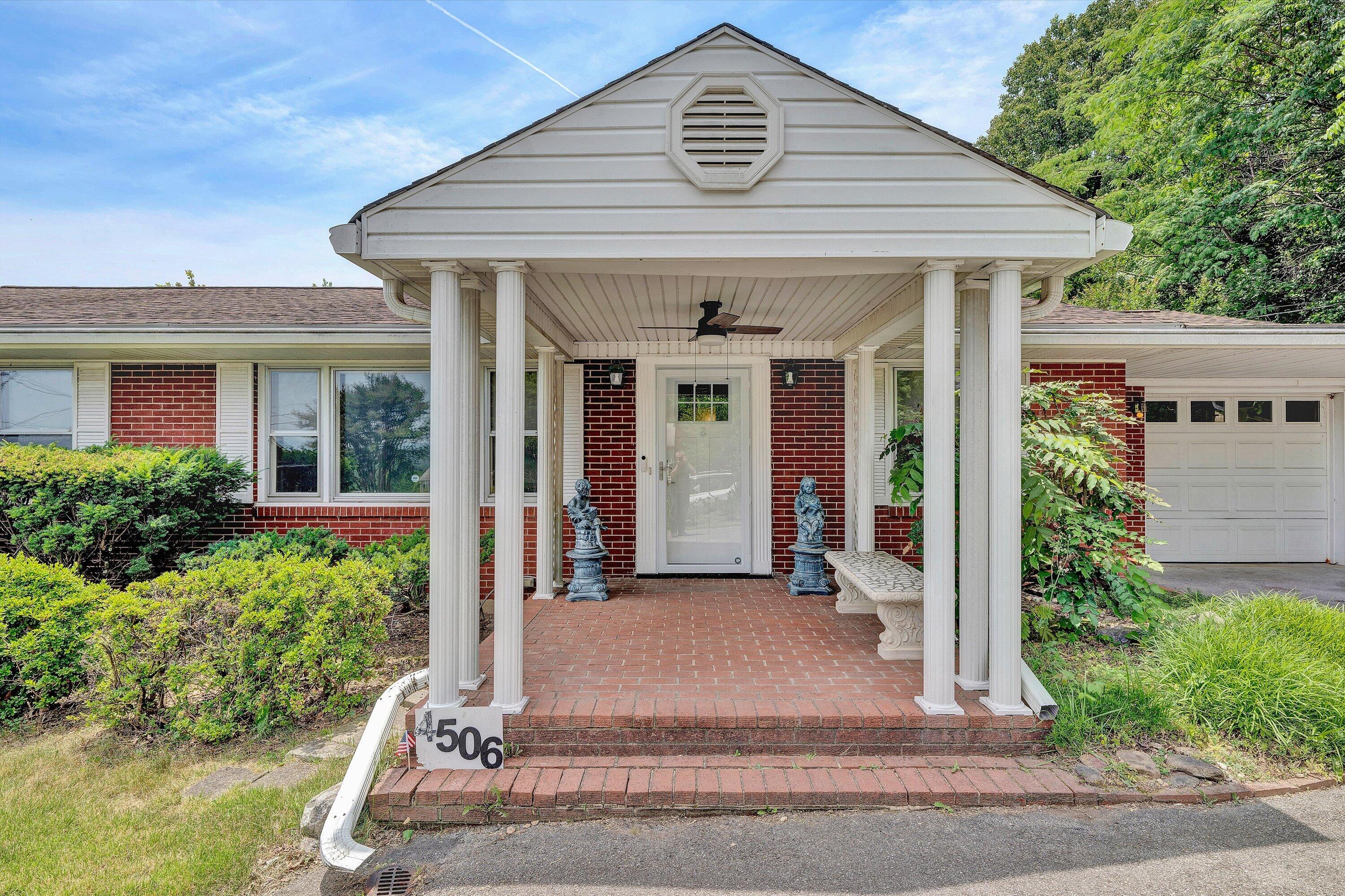 4506 Rosecrest Road Roanoke, VA 24018 - Photo 4 of 49 04-DSC00235