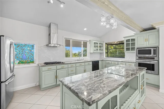 $1,899,000 | 3916 Carnavon Way, Los Angeles, CA 90027