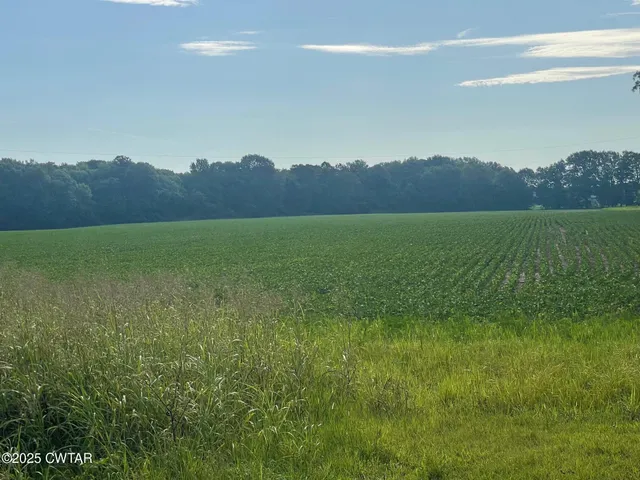a view of an ocean and mountain view