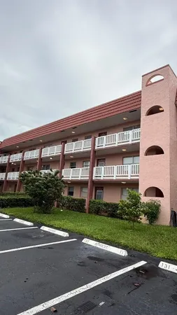 $73,000 | 9641 Sunrise Lakes Boulevard, Unit 305, Sunrise, FL 33322