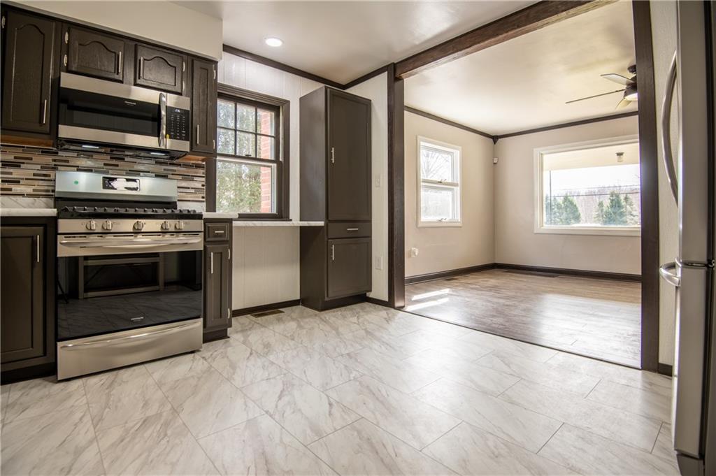 860 North Keel Ridge Road Hermitage, PA 16148 - Photo 5 of 24 Gallery Image 5