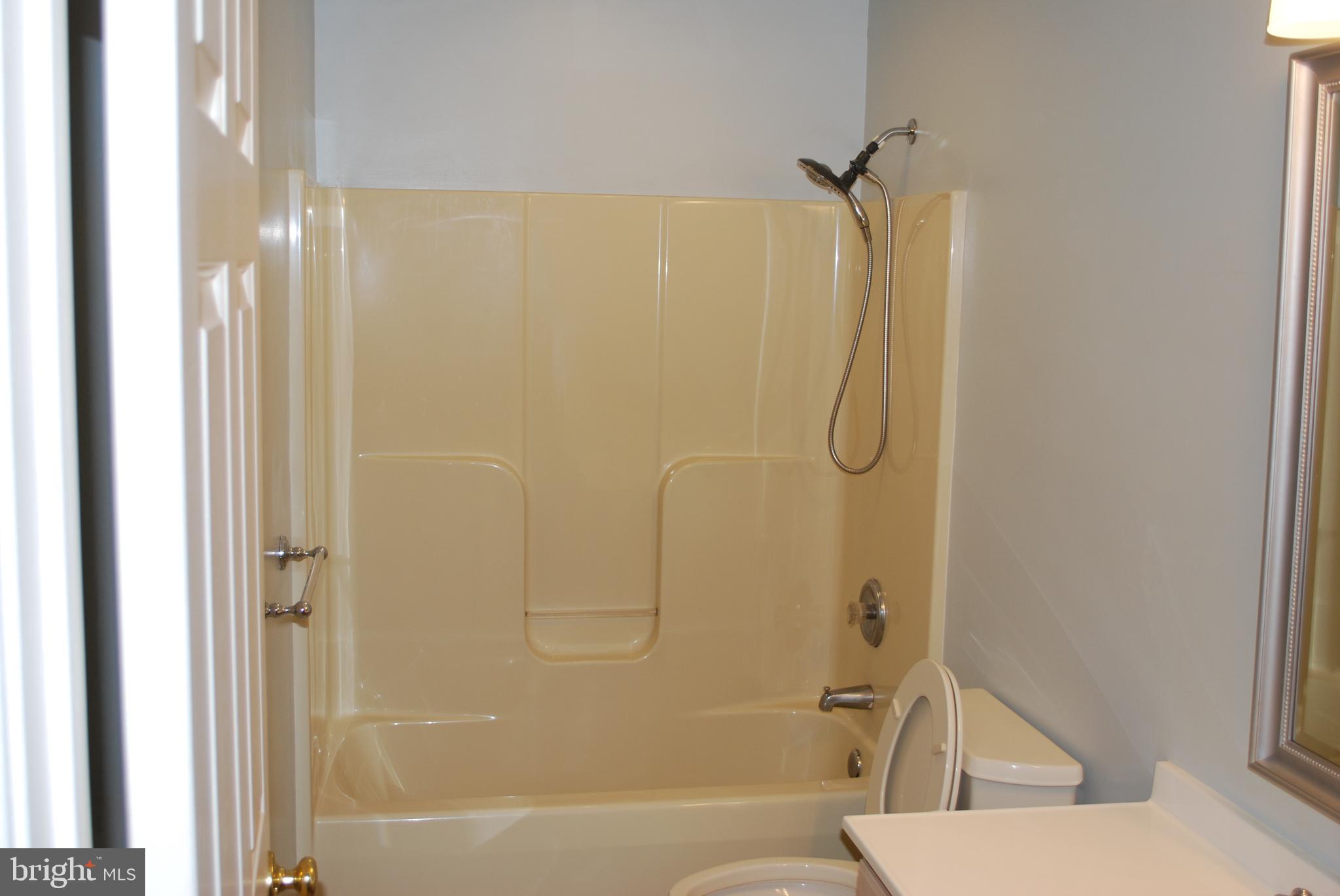 3901 Water Tank Road Manchester, MD 21102 - Photo 26 of 45 Second floor bath