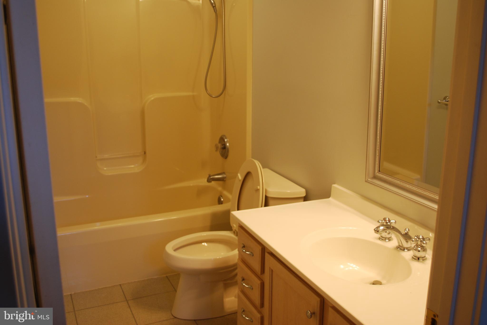 3901 Water Tank Road Manchester, MD 21102 - Photo 27 of 45 Second floor bath