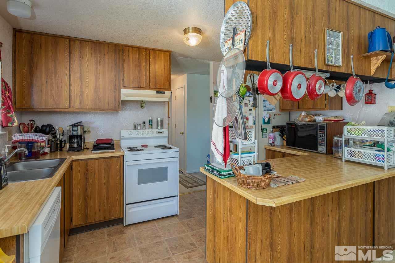8598 Corrigan Way Reno, NV 89506 - Photo 5 of 13 Photo 5