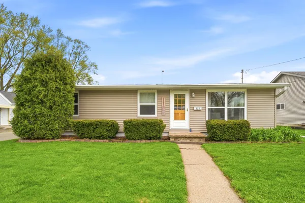 $205,000 | 920 North Lark Street, Oshkosh, WI 54902