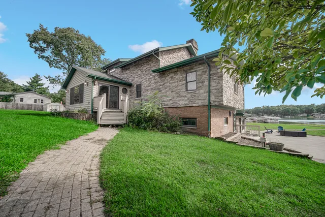 $619,000 | 20973 North Lake Drive, Walkerton, IN 46574