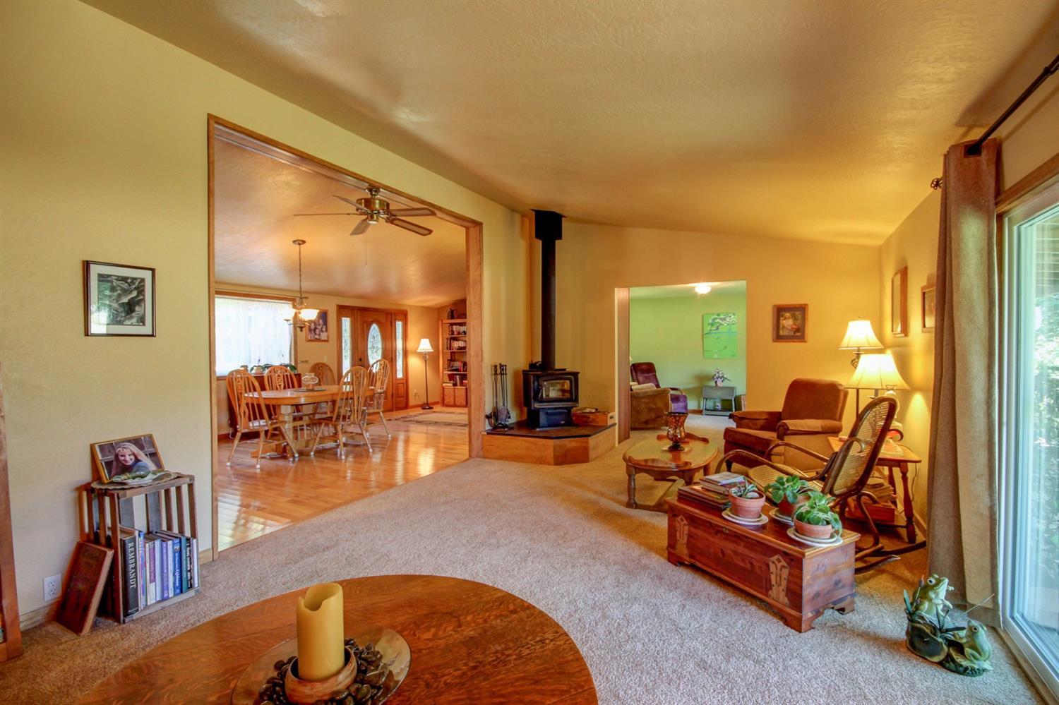 17555 North Applegate Road Grants Pass, OR 97527 - Photo 5 of 25 Additional Photo