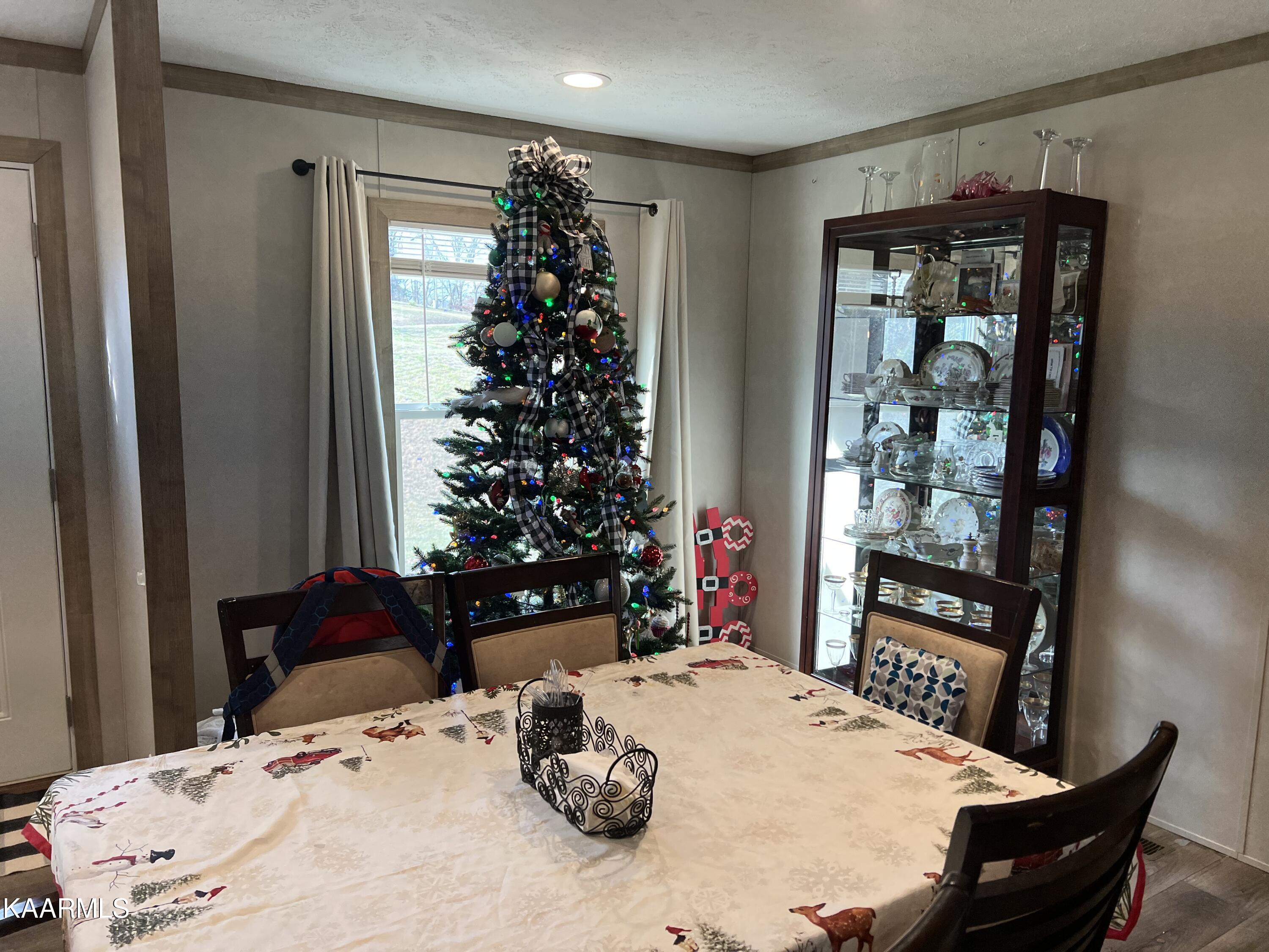 1038 Coolidge Road La Follette, TN 37766 - Photo 12 of 16 D992834E-02CE-4765-A325-89617C025B8E