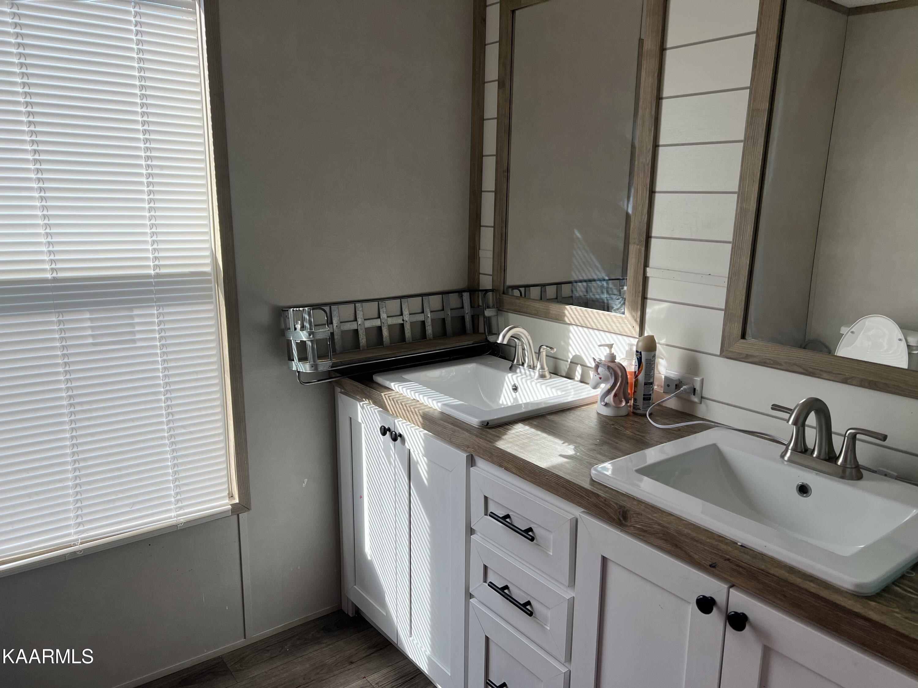 1038 Coolidge Road La Follette, TN 37766 - Photo 15 of 16 3178A973-FA46-45B6-9347-351D2C66D188