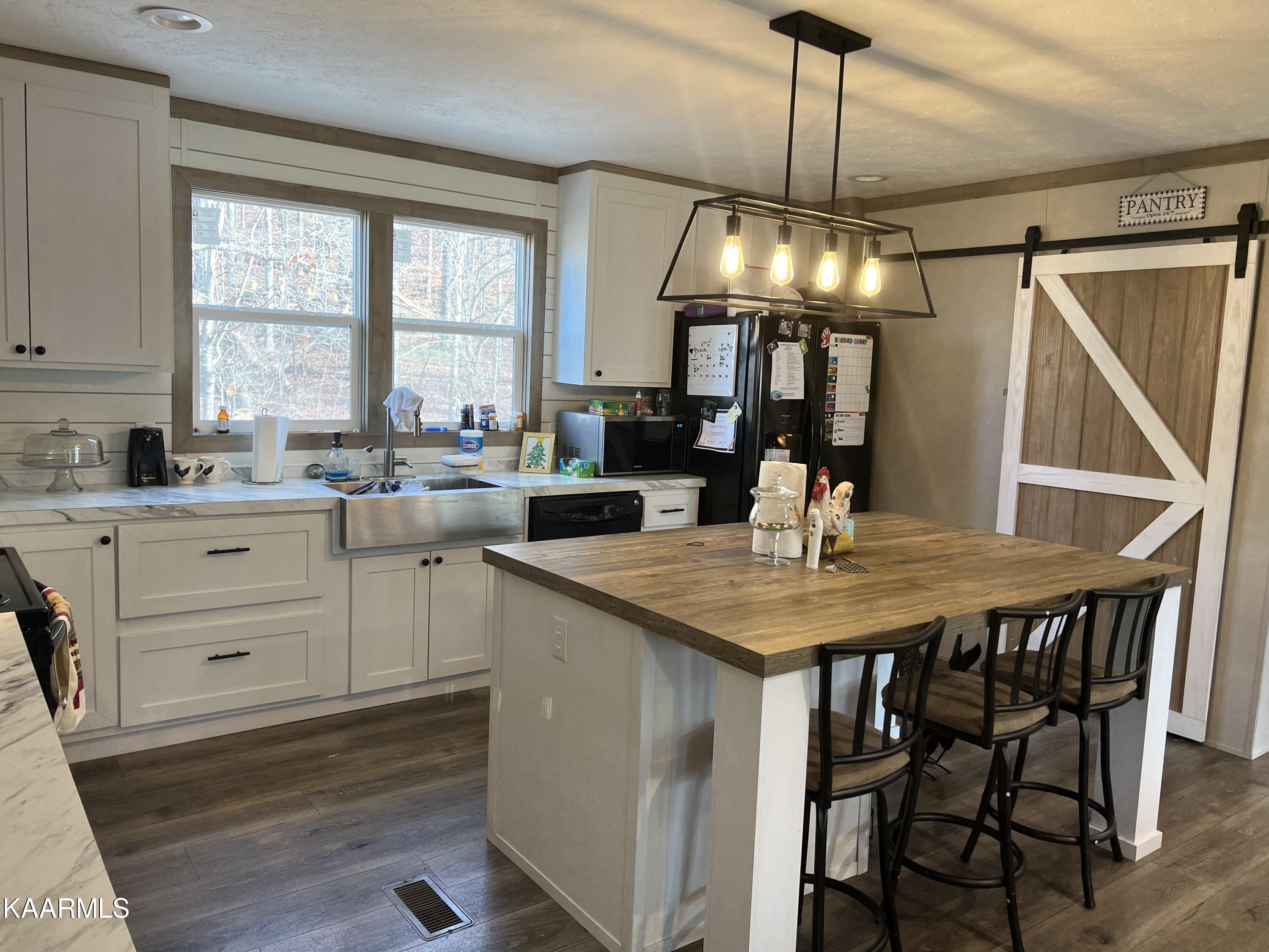 1038 Coolidge Road La Follette, TN 37766 - Photo 5 of 16 56126DDF-886F-4456-AB66-926F8F7AFDAD