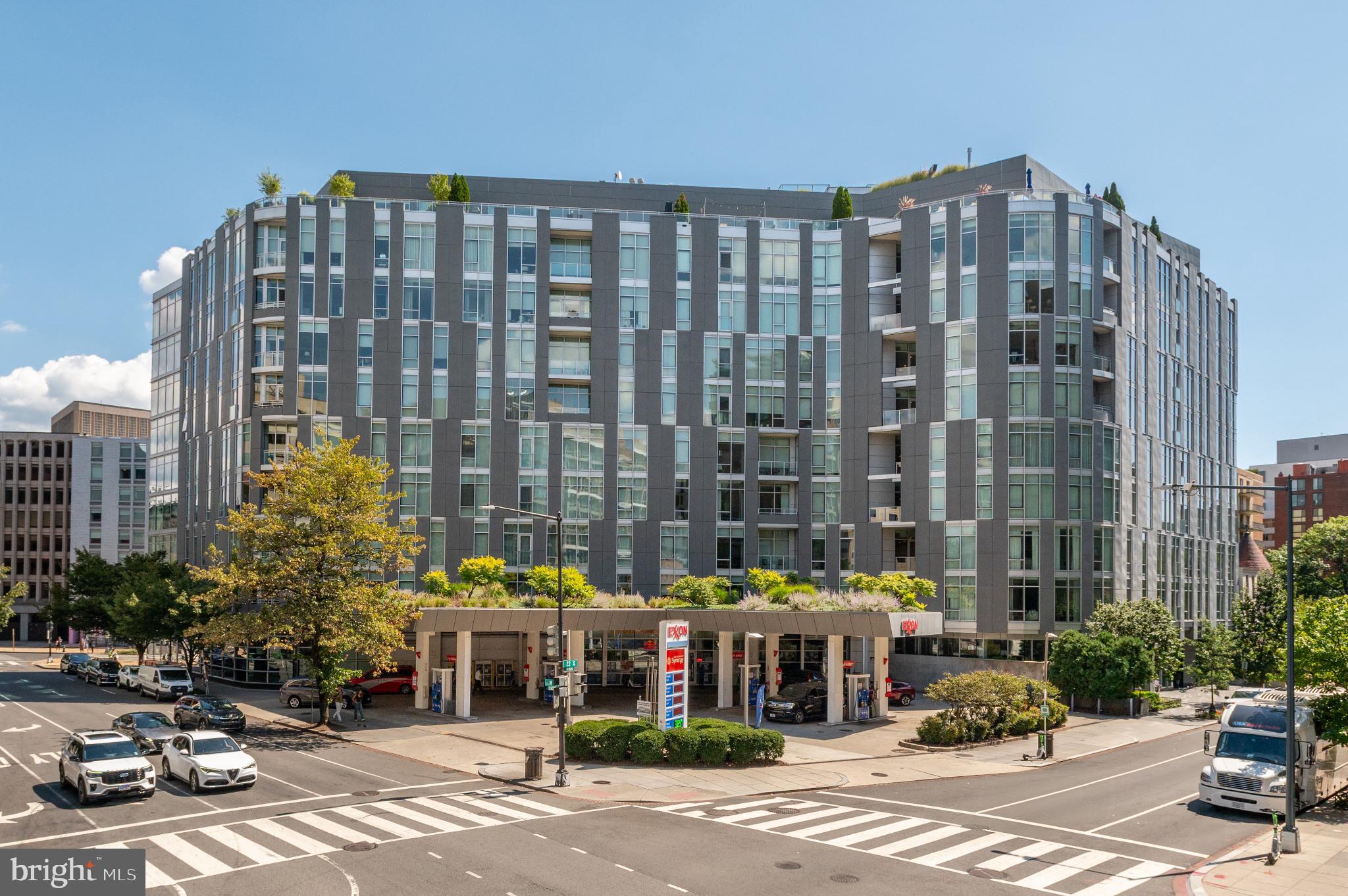 1177 22nd Street Northwest, Unit 2K Washington, DC 20037 - Photo 19 of 21 a front view of a building with street view