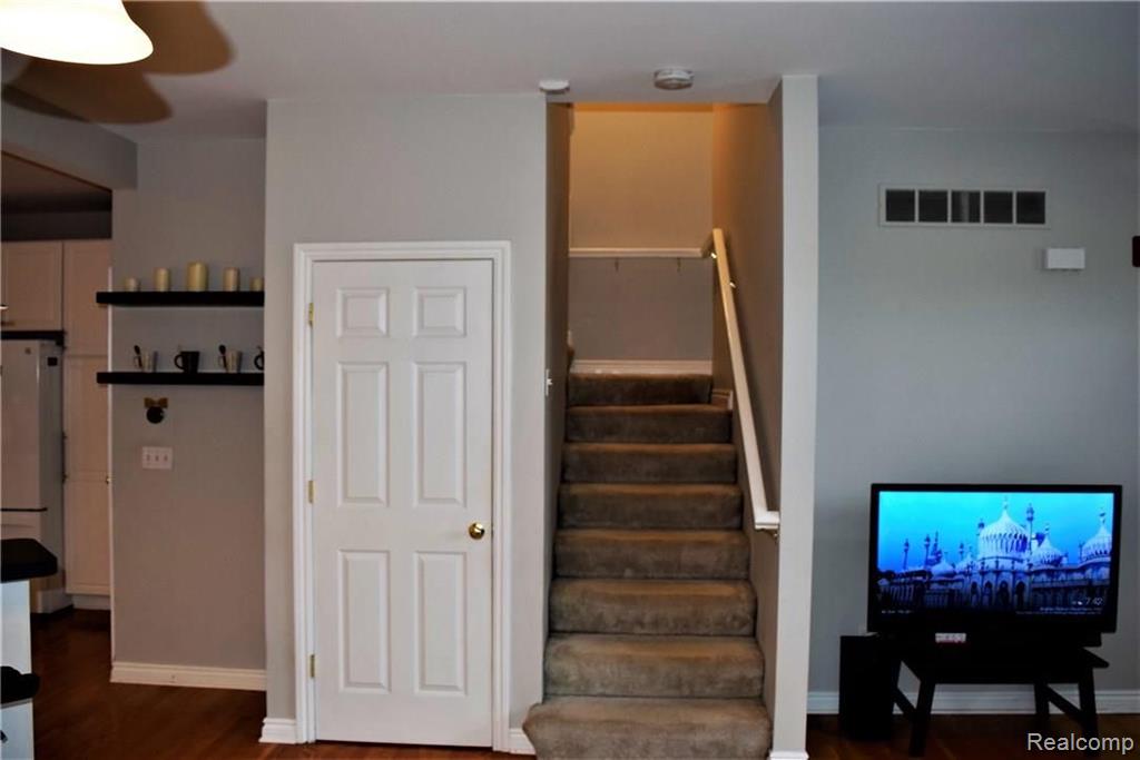 1622 Commodore Circle Canton, MI 48187 - Photo 19 of 67