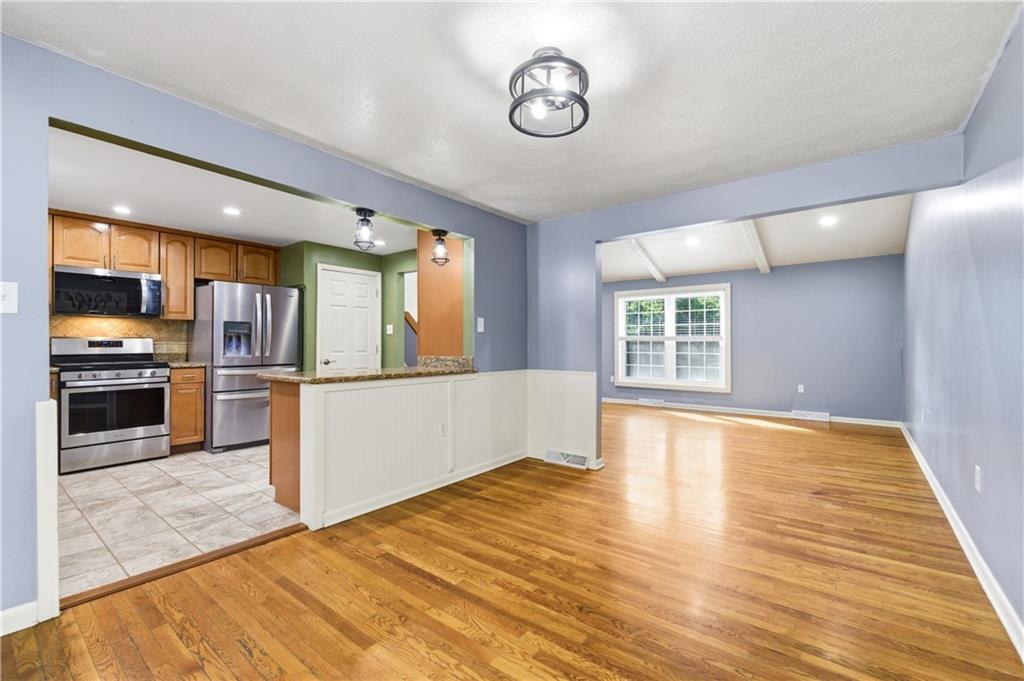 174 North Jamestown Road Coraopolis, PA 15108 - Photo 8 of 27