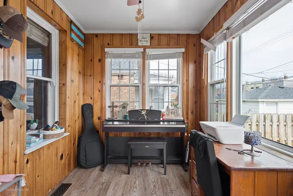 $324,900 | 10833 South Ave M, Chicago, IL 60617