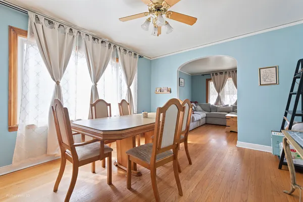 $324,900 | 10833 South Ave M, Chicago, IL 60617