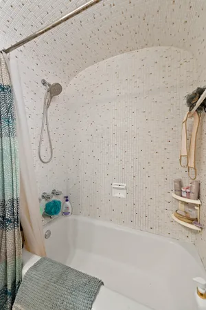 $324,900 | 10833 South Ave M, Chicago, IL 60617
