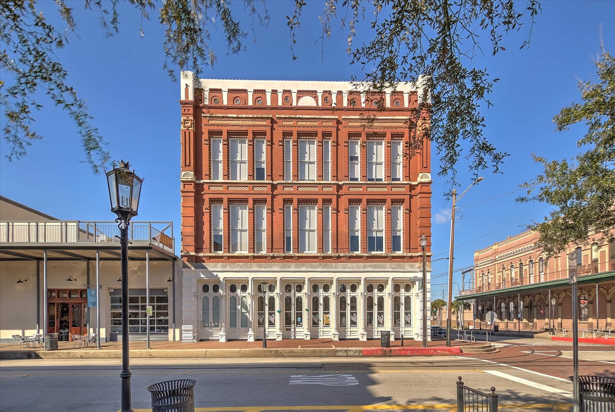 2206 Strand, Unit 302 Galveston, TX 77550 - Photo 3 of 44