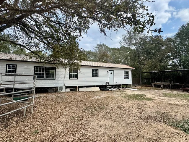 $900 | 2921 Canyon Drive, Caldwell, TX 77836