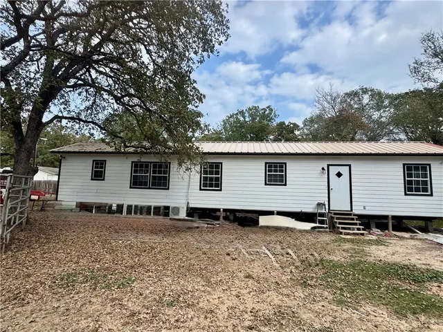 $1,100 | 2921 Canyon Drive, Caldwell, TX 77836