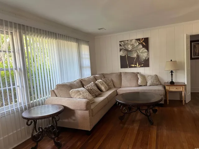 $1,700 | 519 32nd Avenue North, Myrtle Beach, SC 29577