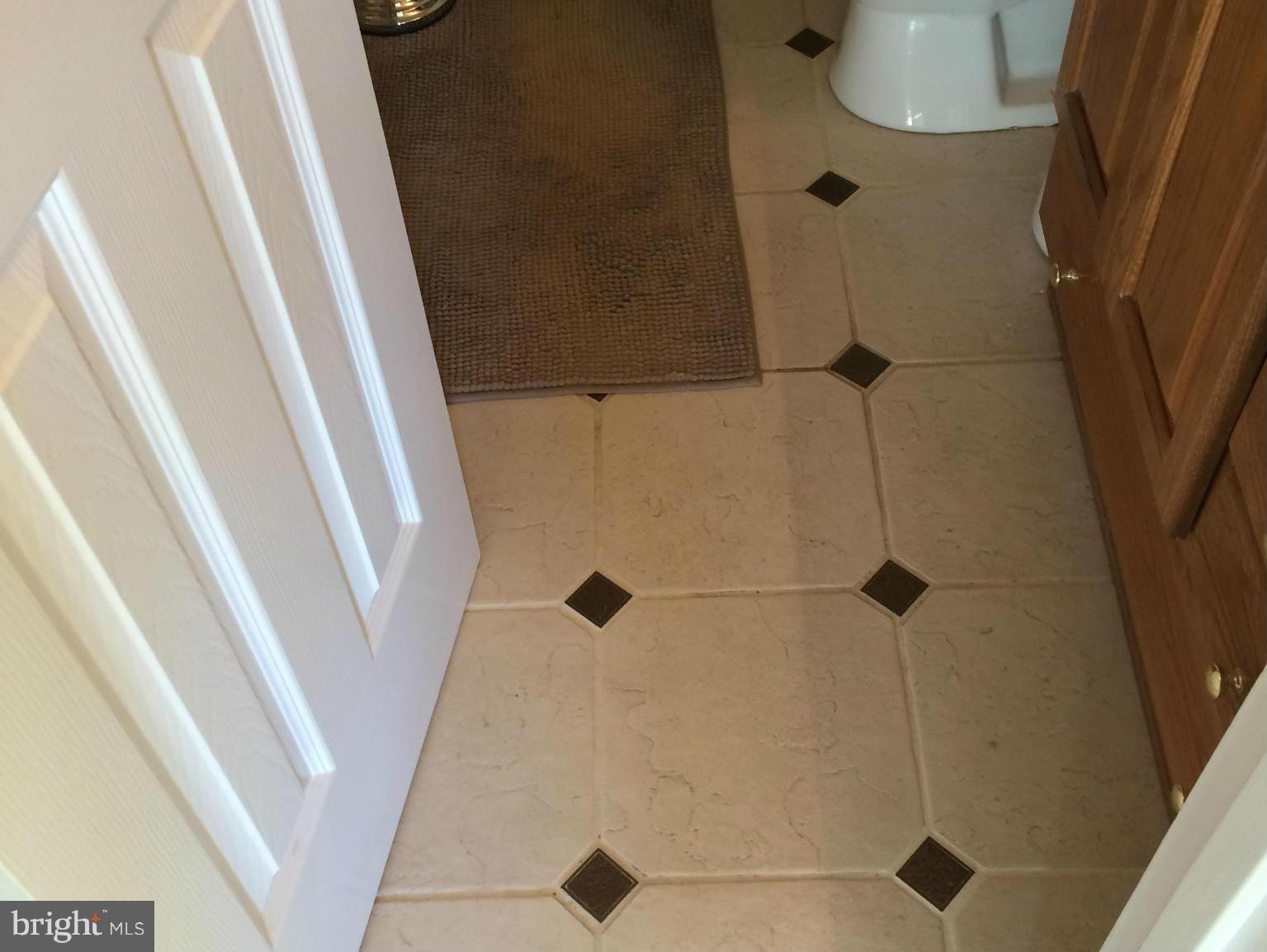 6270 Edsall Road, Unit 304 Alexandria, VA 22312 - Photo 14 of 25 Bath
