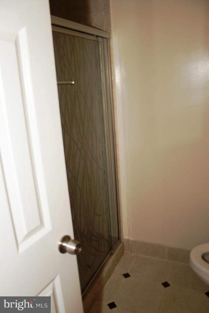 6270 Edsall Road, Unit 304 Alexandria, VA 22312 - Photo 16 of 25 Bath