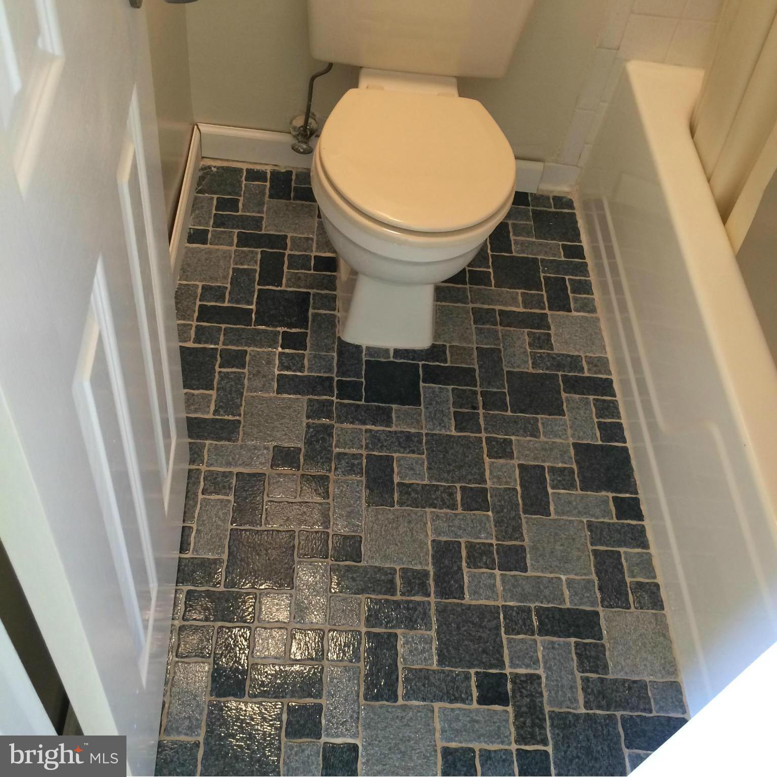 6270 Edsall Road, Unit 304 Alexandria, VA 22312 - Photo 22 of 25 Bath (Master)