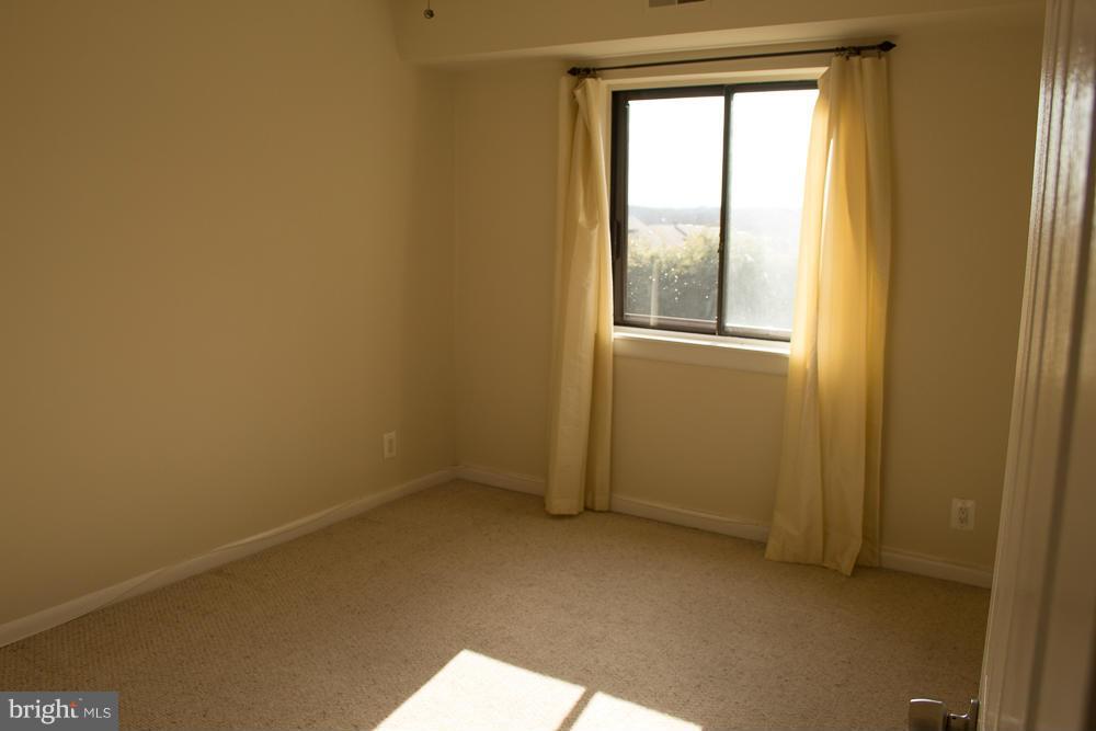 6270 Edsall Road, Unit 304 Alexandria, VA 22312 - Photo 24 of 25 Bedroom