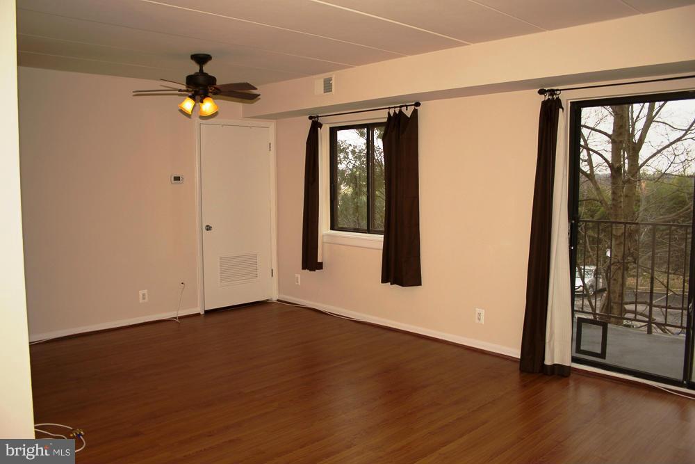 6270 Edsall Road, Unit 304 Alexandria, VA 22312 - Photo 5 of 25 Dining Room