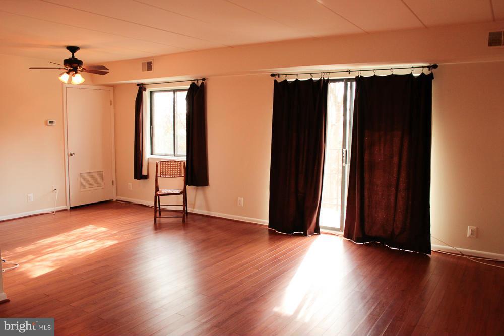 6270 Edsall Road, Unit 304 Alexandria, VA 22312 - Photo 6 of 25 Dining Room