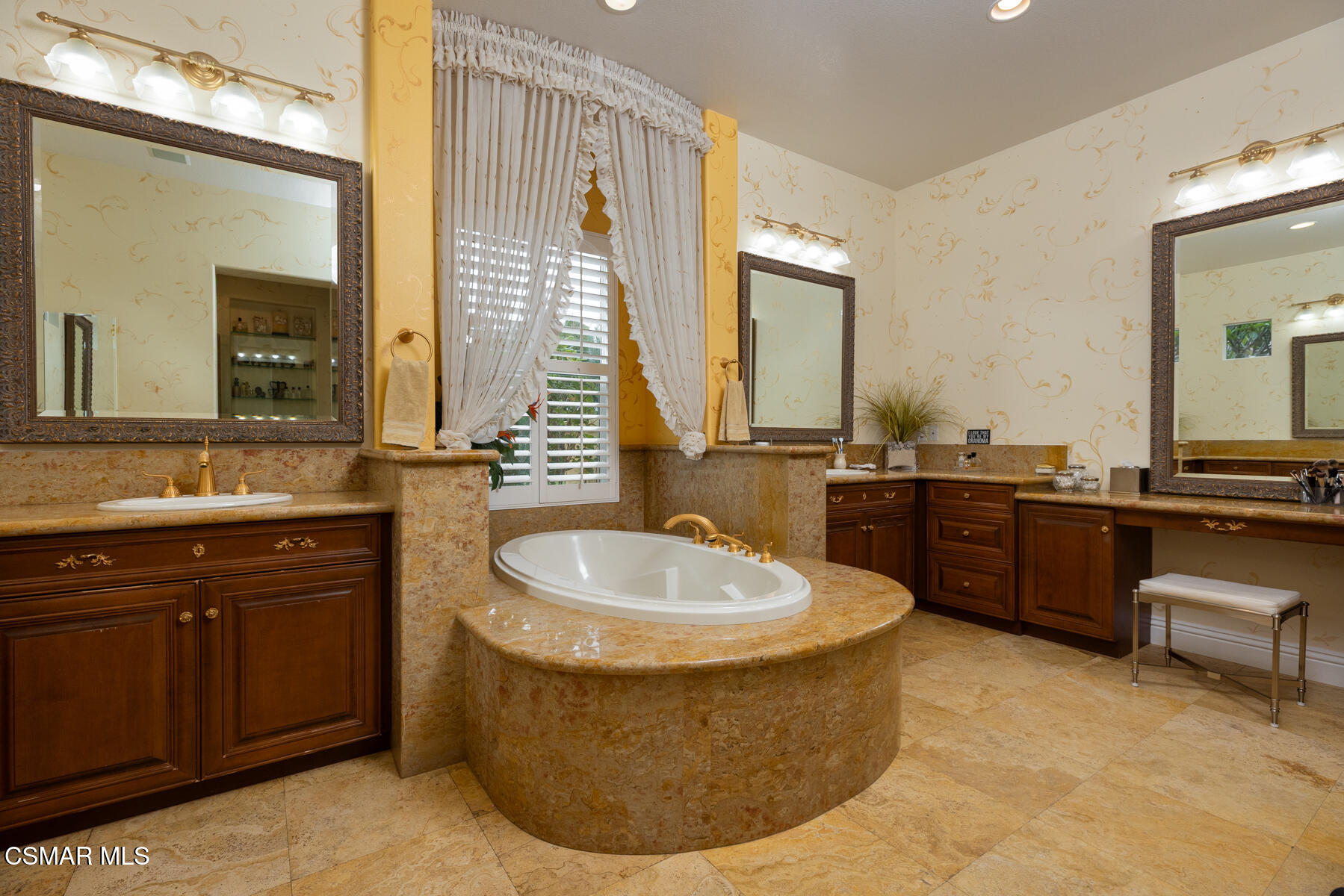 5006 Read Road Thousand Oaks, CA 93021 - Photo 18 of 63 Primary Bath