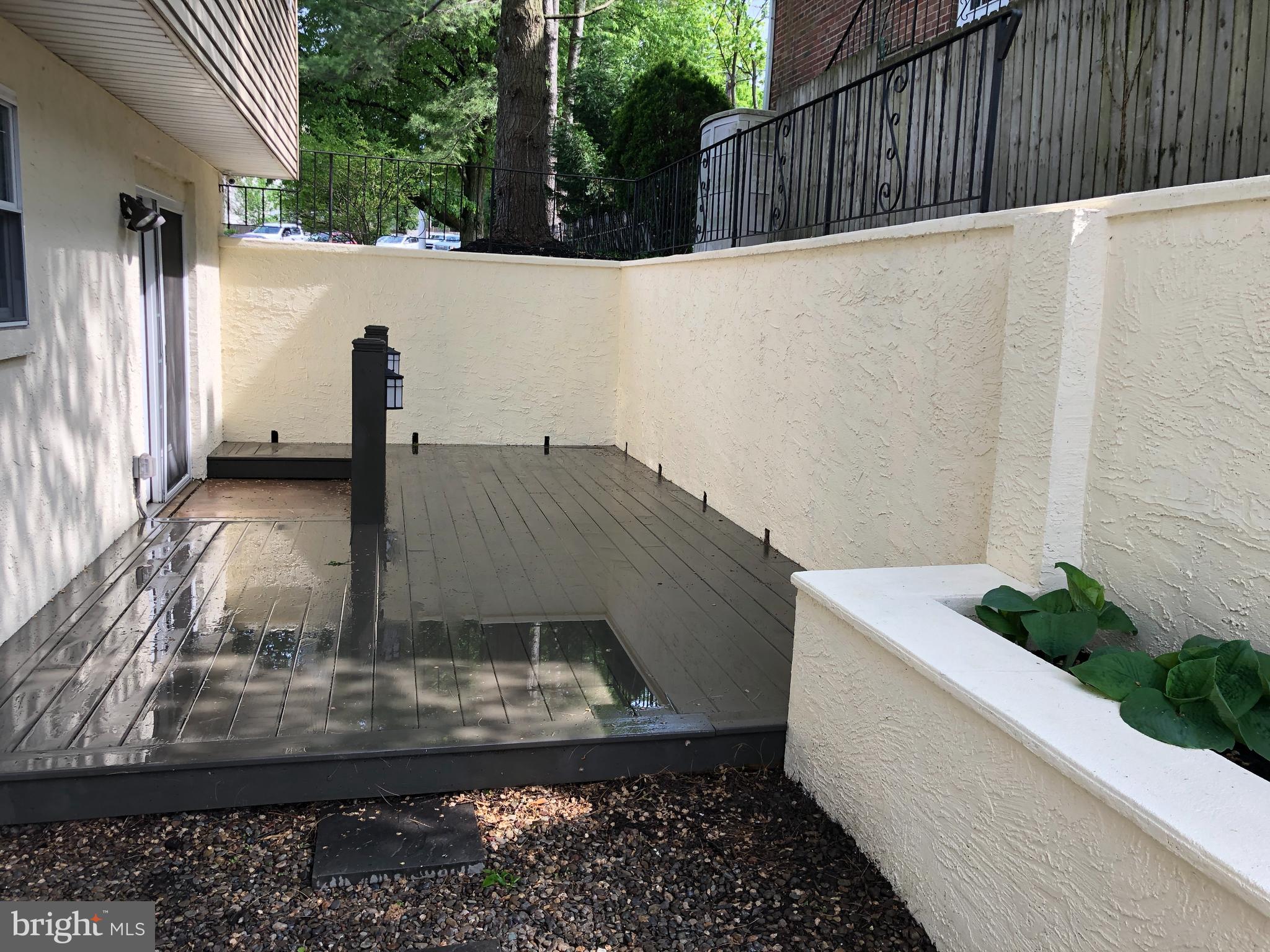 8900 Ridge Avenue Philadelphia, PA 19128 - Photo 14 of 17 Back Deck