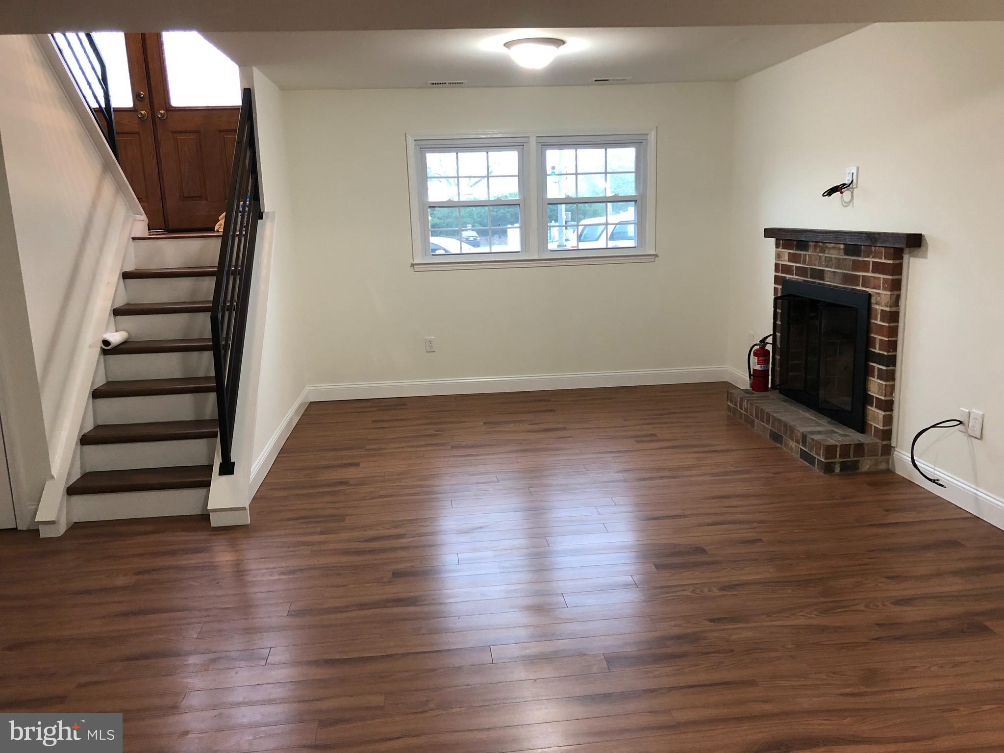 8900 Ridge Avenue Philadelphia, PA 19128 - Photo 9 of 17 Family Room
