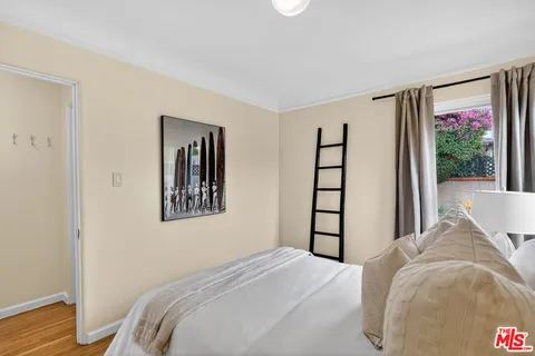 $1,585,000 | 2822 11th Street, Santa Monica, CA 90405