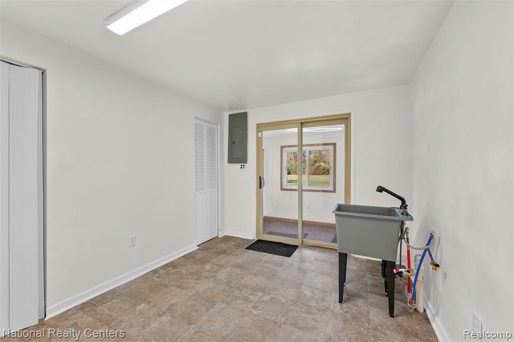 29842 Fort Road Rockwood, MI 48173 - Photo 31 of 42 Gallery Image 31