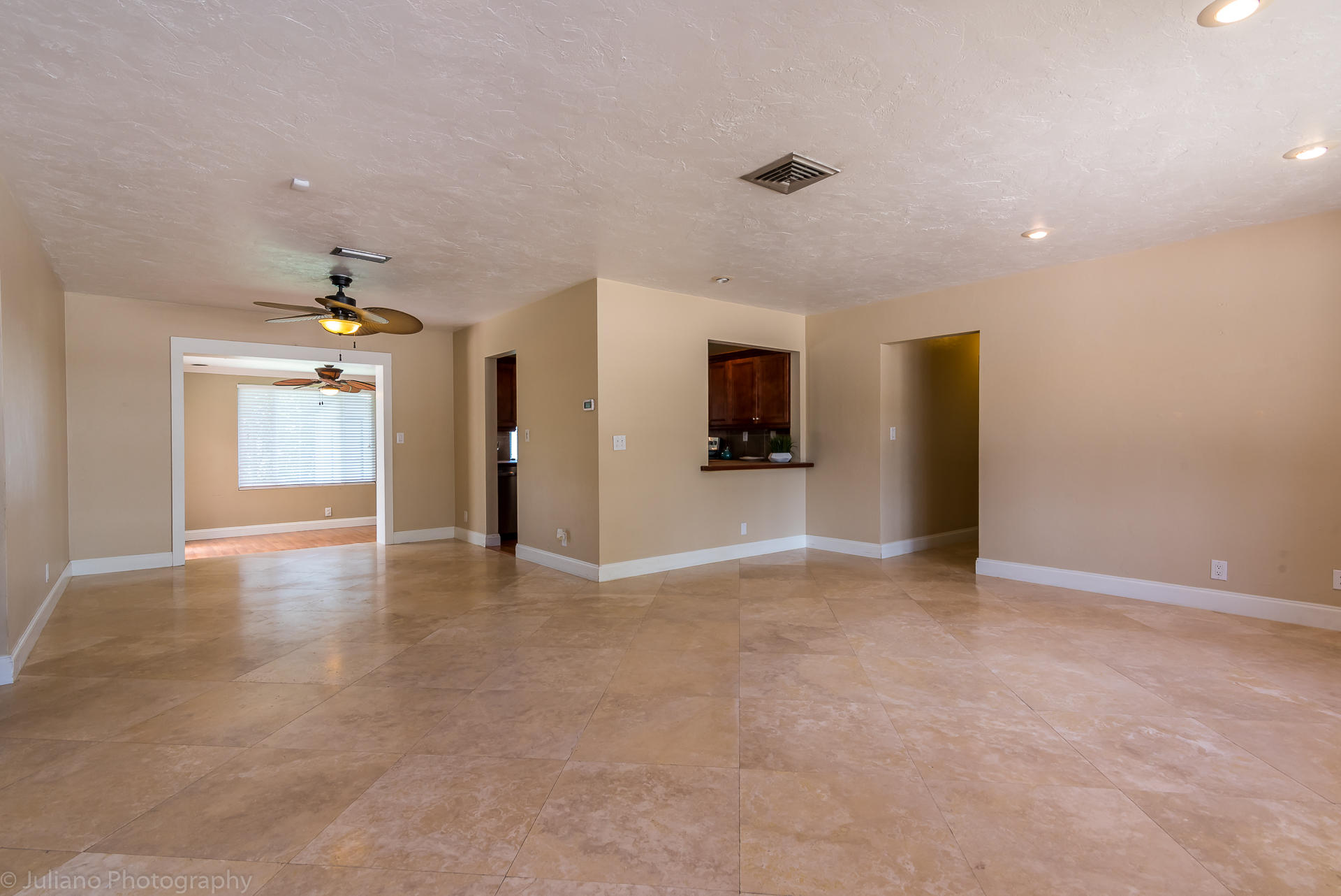 2099 Sharon Street Boca Raton, FL 33486 - Photo 4 of 20 Living Room