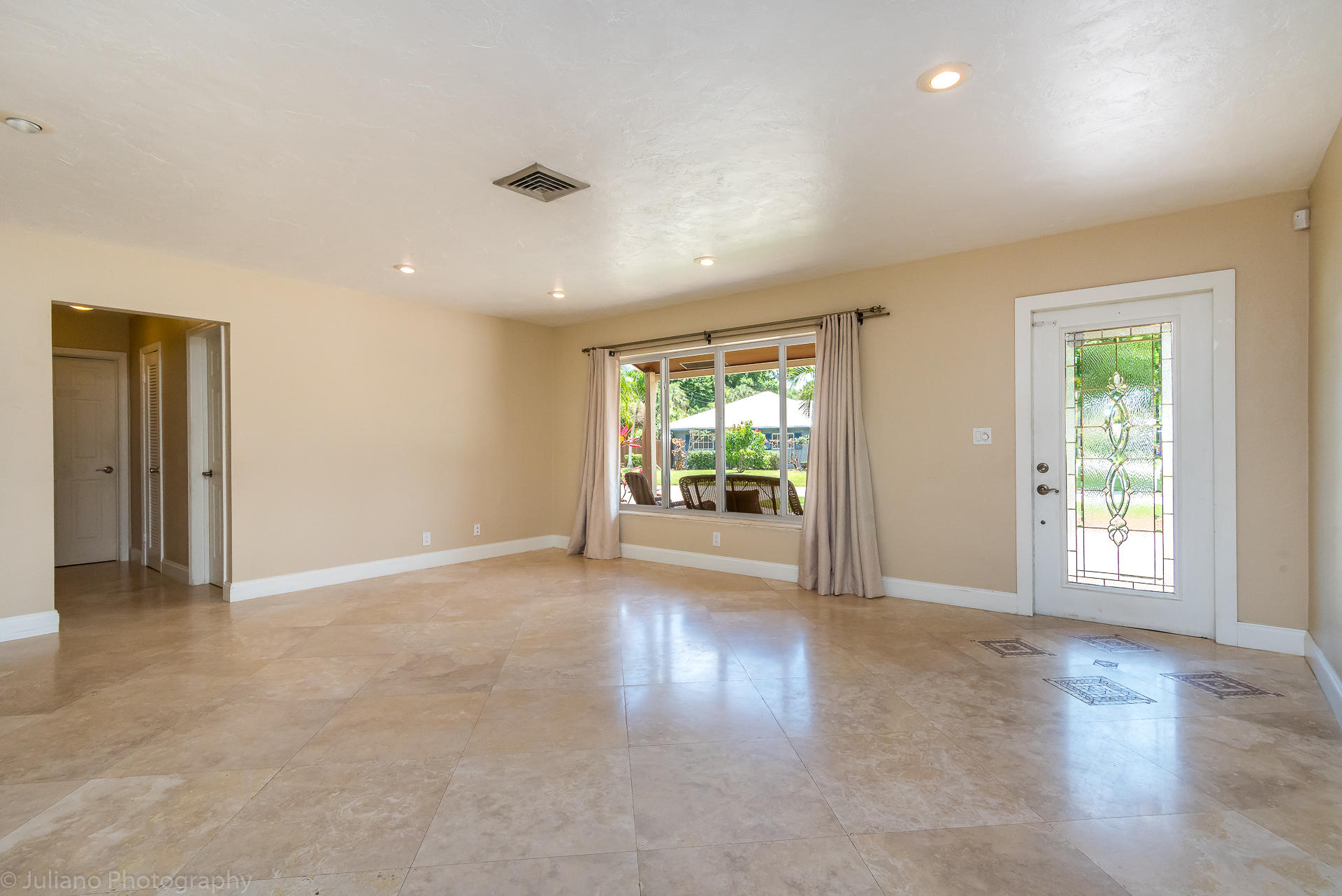2099 Sharon Street Boca Raton, FL 33486 - Photo 6 of 20 Living Room