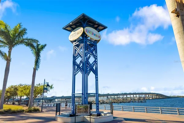 $465,000 | 2005 39th Street West, Bradenton, FL 34205