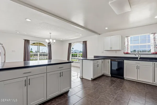 $399,000 | 928 Mike Court, Chaparral, NM 88081