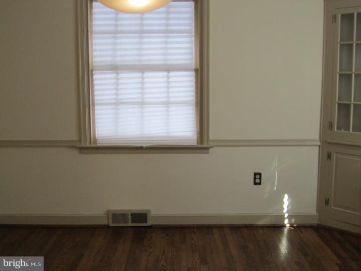 124 Parkview Road Cheltenham, PA 19012 - Photo 4 of 25 Dining Room