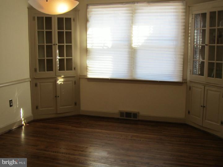 124 Parkview Road Cheltenham, PA 19012 - Photo 5 of 25 Dining Room