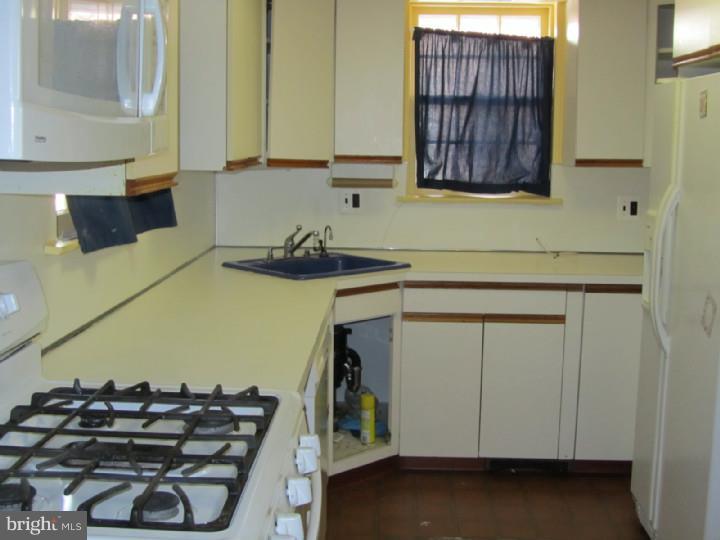 124 Parkview Road Cheltenham, PA 19012 - Photo 7 of 25 Kitchen