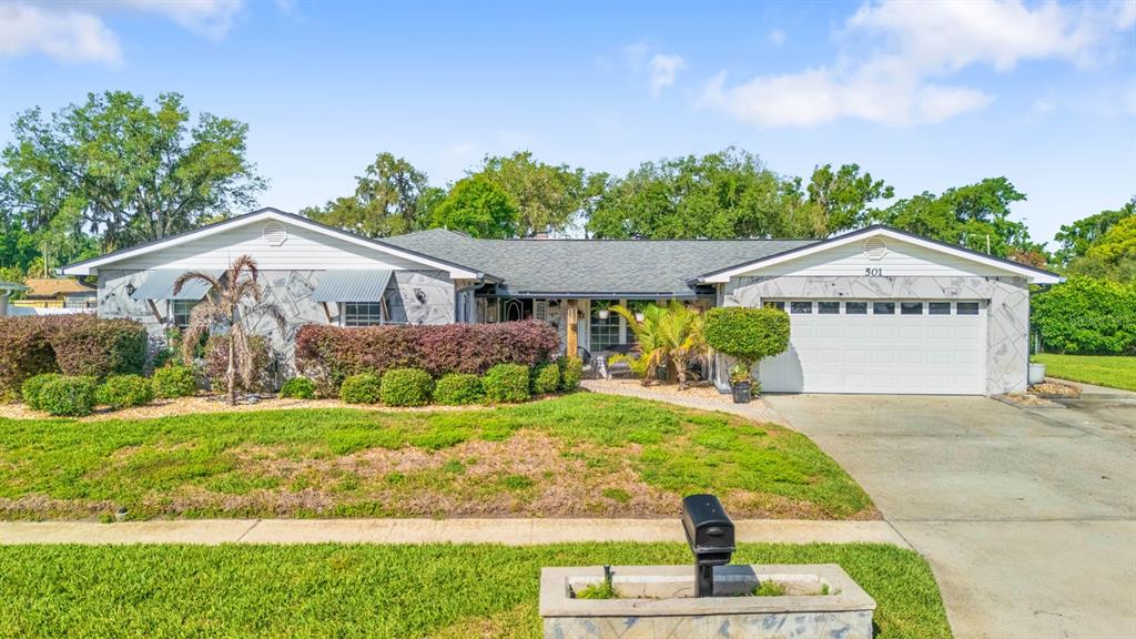 501 Rooks Road Seffner, FL 33584 - Photo 2 of 55