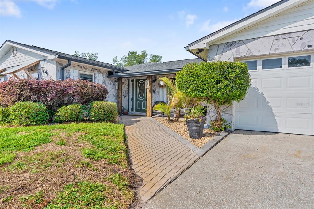 501 Rooks Road Seffner, FL 33584 - Photo 7 of 55